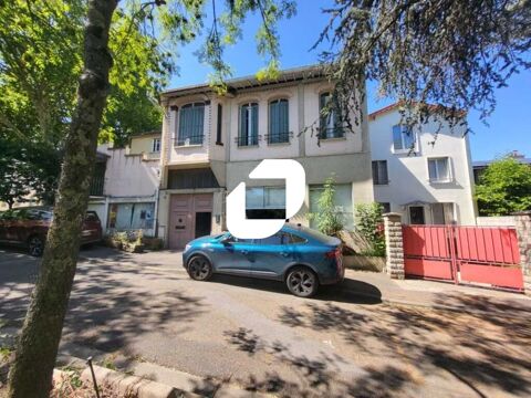 Petite surface id&eacute;alement situ&eacute;e proche m&eacute;tro  ! - 44 m&sup2; non divisibles 823 92240 Malakoff