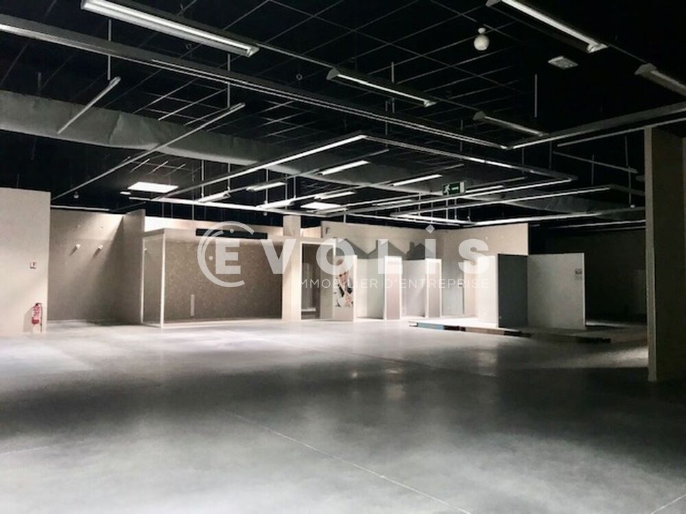   PROXIMITE HYPER AUCHAN - 1 800 m² non divisibles Biganos