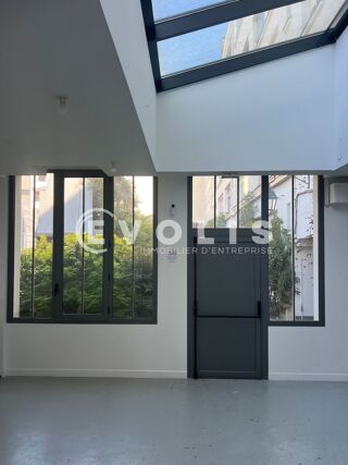  Bureaux - A LOUER - 238 m² non divisibles Paris 11