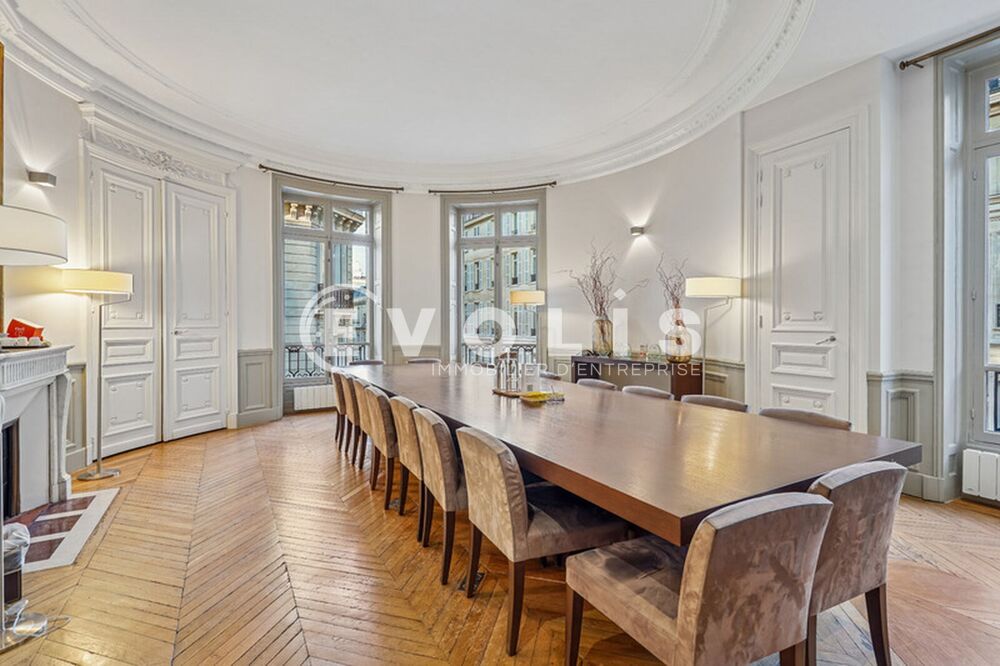   Bureaux - A VENDRE - 526 m² divisibles à partir de 237 m² 
