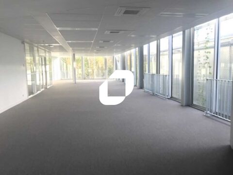 Bureaux - A LOUER - 600 m&sup2; divisibles &agrave; partir de 190 m&sup2; 7256 33320 Eysines