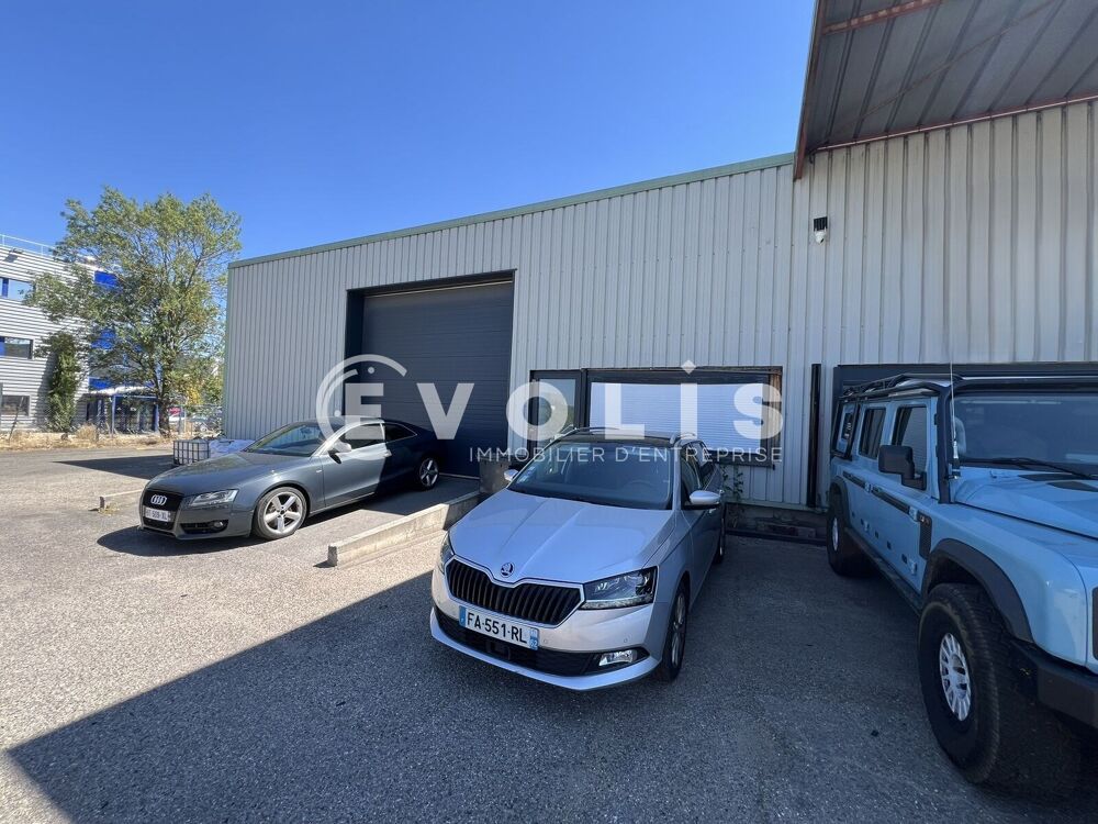   Locaux d'activité - A LOUER - 930 m² divisibles à partir de 310 m² 