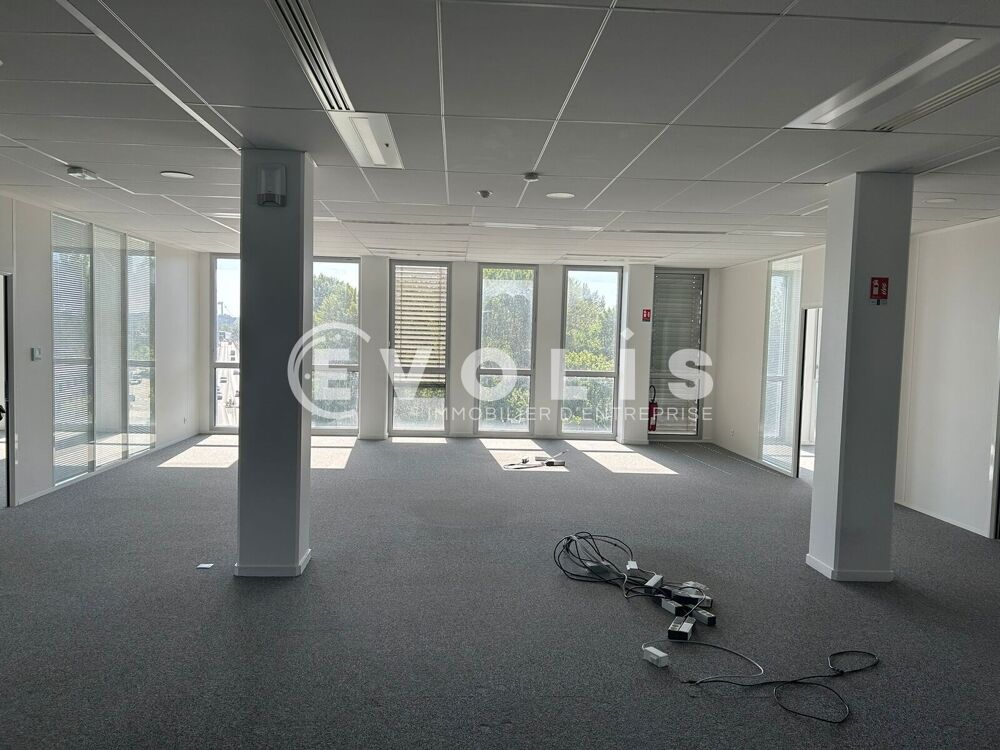   Bureau à louer - 571 m² non divisibles Bordeaux