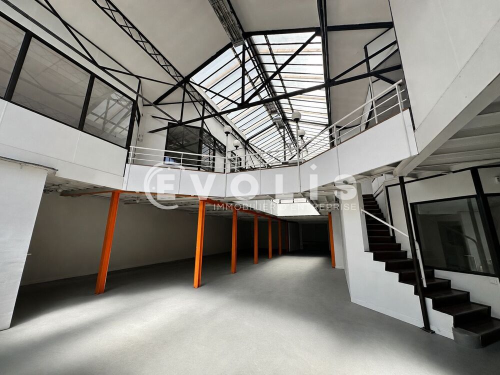   Locaux d'activité - A VENDRE - 620 m² non divisibles 