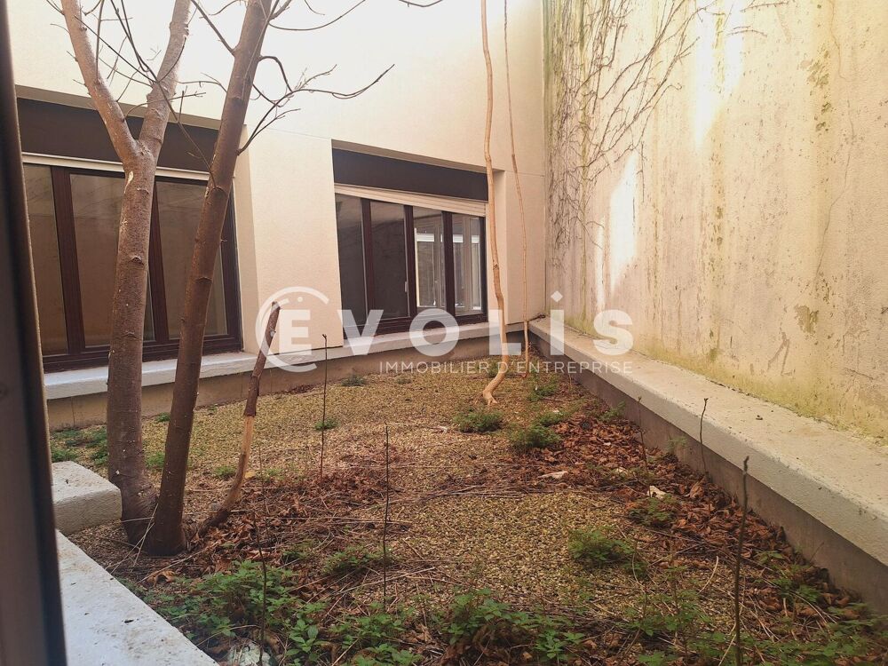   Bureaux - A LOUER - 272 m² non divisibles Paris 18