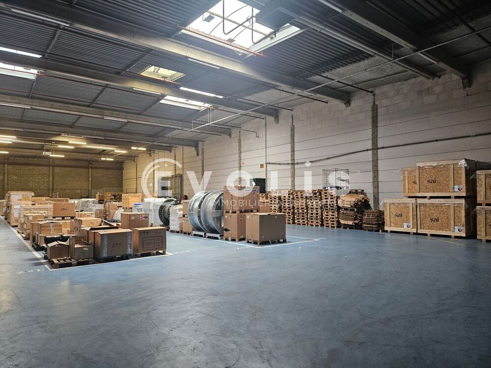   Locaux d'activité - A LOUER - 6 010 m² divisibles à partir de 490 m² Villejust