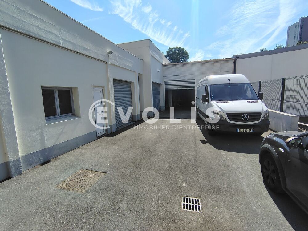   Locaux d'activité - A LOUER - 862 m² non divisibles 
