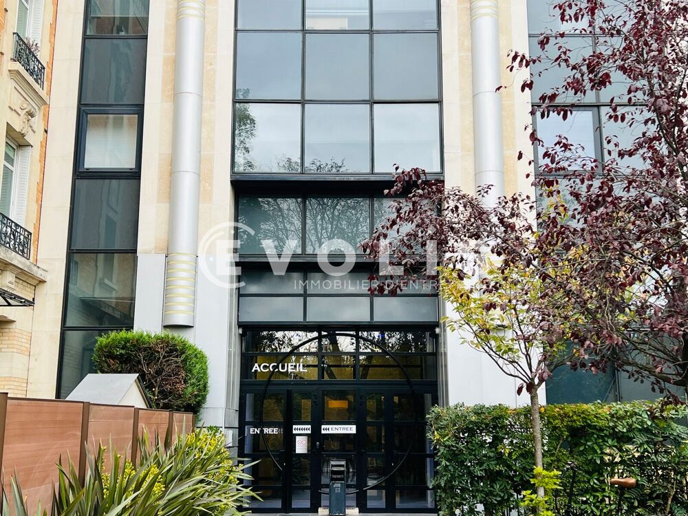   Bureaux - A LOUER - 4 297 m² divisibles à partir de 172 m² 