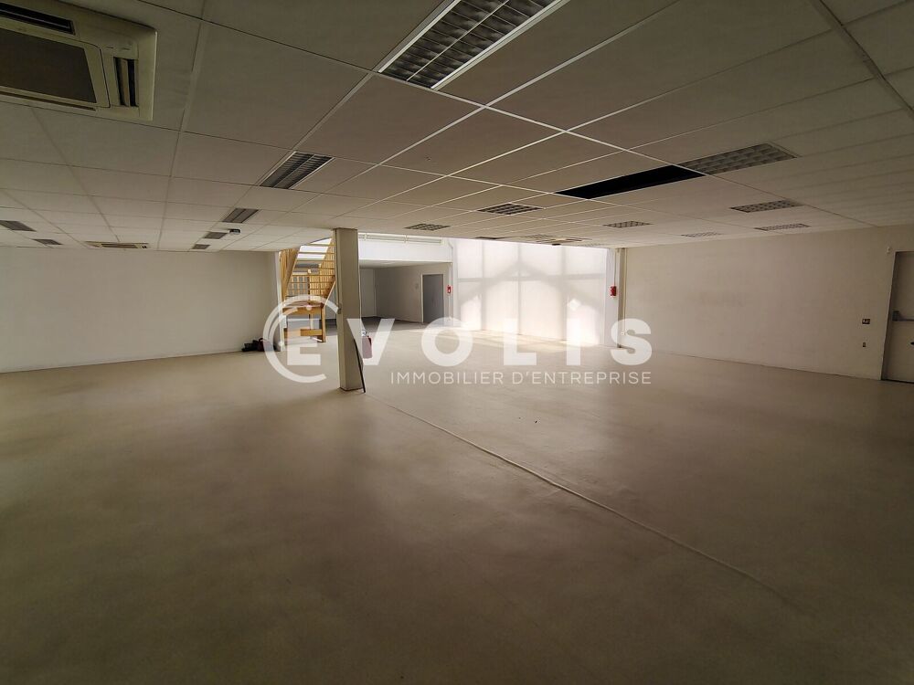   Locaux d'activité - A VENDRE - 805 m² non divisibles Villiers sur marne