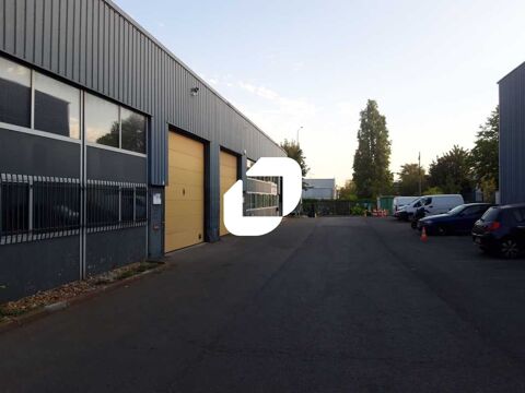 Locaux d'Activités - A LOUER - 810 m² non divisibles 3250 93000 Bobigny