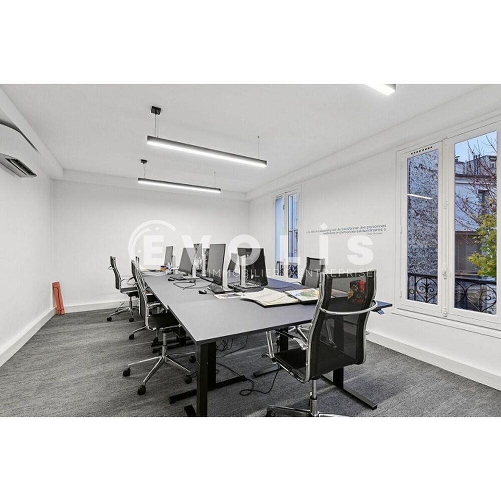   Bureaux - A LOUER - 1 118 m² non divisibles Paris 17