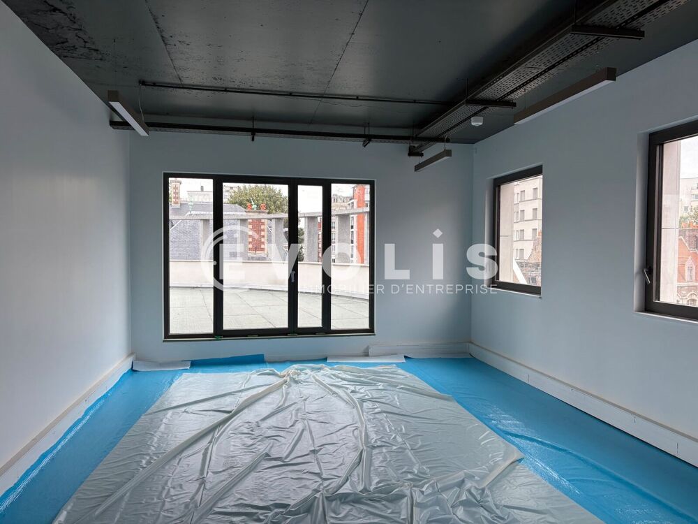  Bureaux - A LOUER - 2 787 m² divisibles à partir de 458 m² Lille