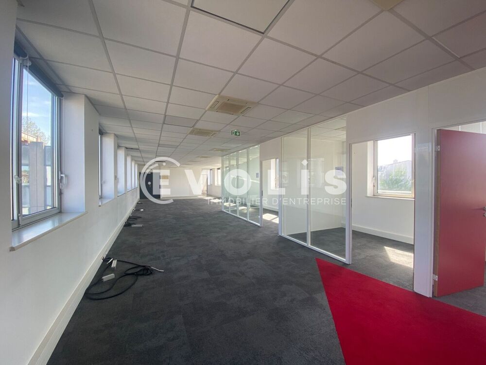  Immeuble situé au pied du RER A - 810 m² divisibles à partir de 250 m² Neuilly plaisance