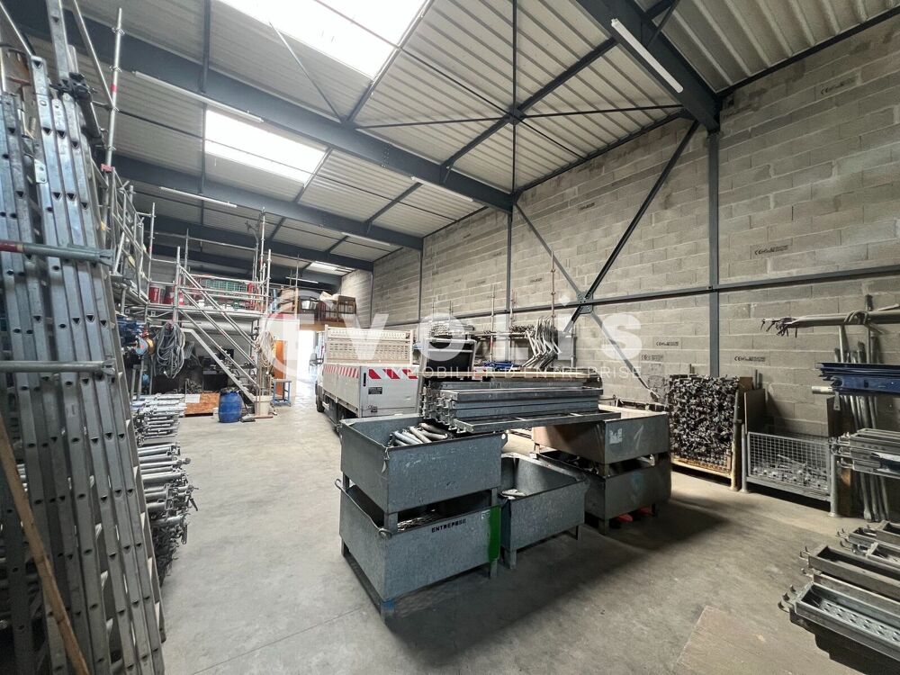   LOCAL A LOUER - 305 m² non divisibles Saint priest