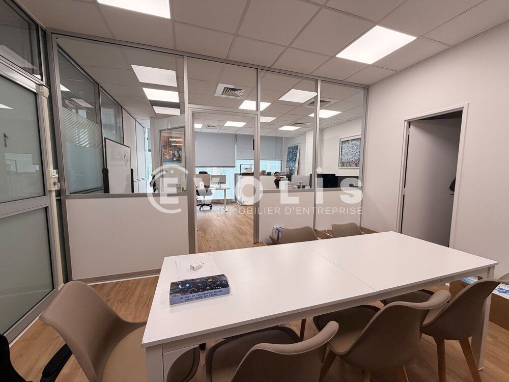   Bureaux - A LOUER - 70 m² non divisibles Paris 17