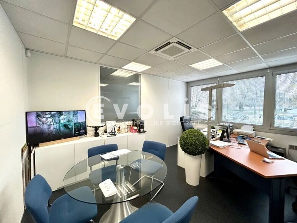   Bureaux - A VENDRE - 541 m² divisibles à partir de 195 m² Bruges