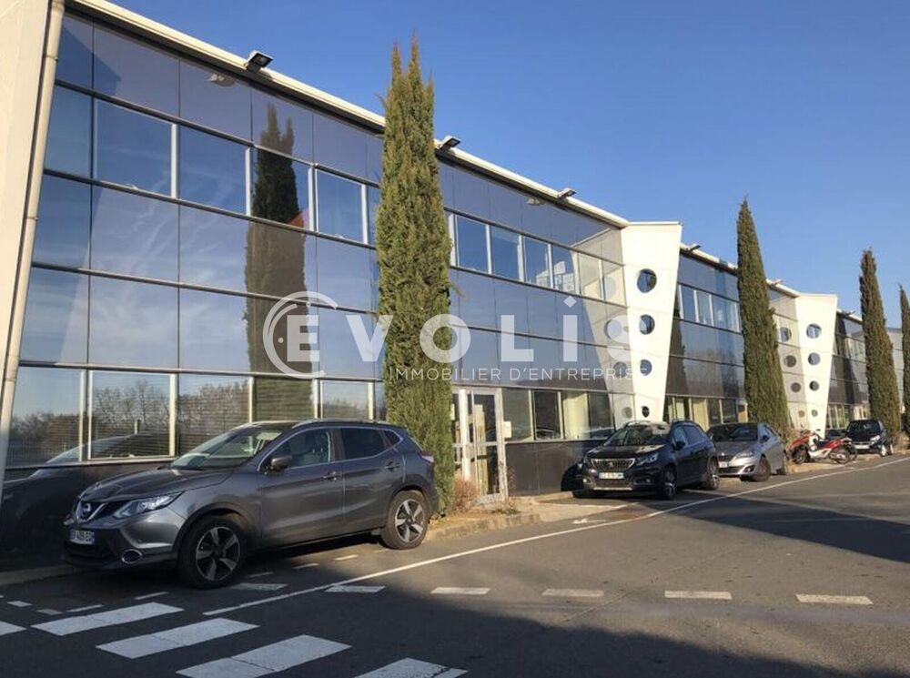   Bureaux - A LOUER - 3 046 m² non divisibles Limonest