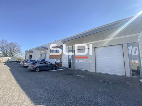 Locaux d'activit&eacute;s - A LOUER - 670 m&sup2; non divisibles 4599 69800 Saint priest