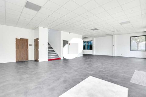 Locaux d'Activit&eacute;s - A LOUER - 4&nbsp;303 m&sup2; divisibles &agrave; partir de 740 m&sup2; 53788 93150 Le blanc mesnil