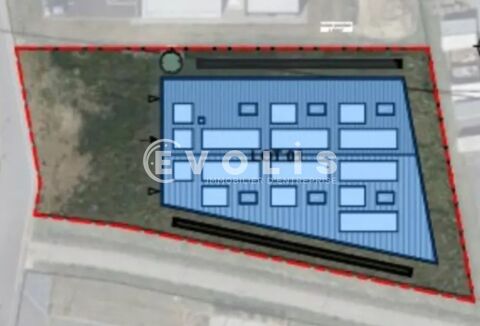   Locaux d'activité - A VENDRE - 1 323 m² non divisibles 