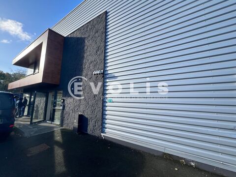   Locaux d'activité - A LOUER - 725 m² non divisibles 