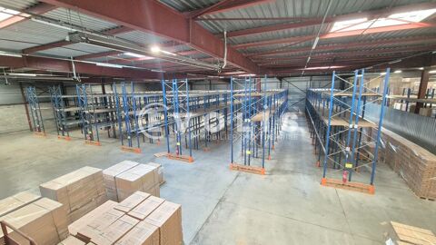   Entrepôts - A LOUER - 2 873 m² divisibles à partir de 1 500 m² 