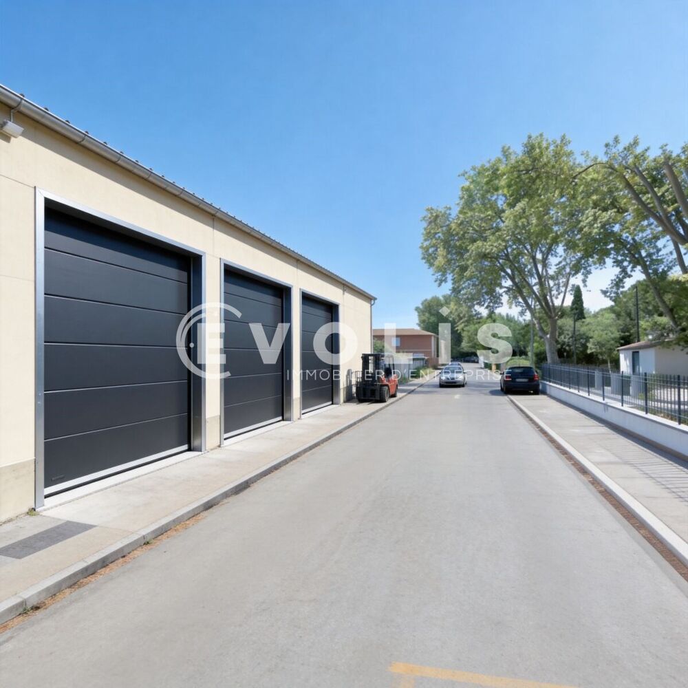   LOCAUX D ACTIVITES 167 m² - 167 m² non divisibles 