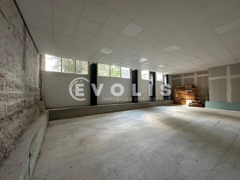   Locaux d'activité - A VENDRE OU A LOUER - 126 m² non divisibles 
