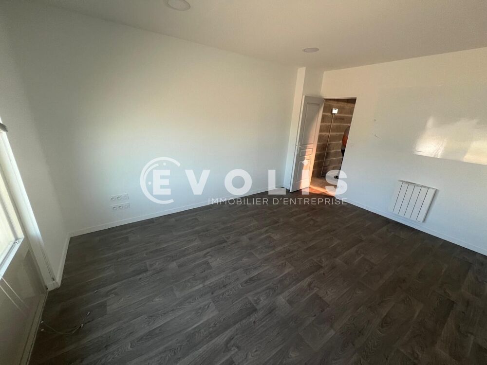   LOCAUX A LOUER - 122 m² non divisibles Genas