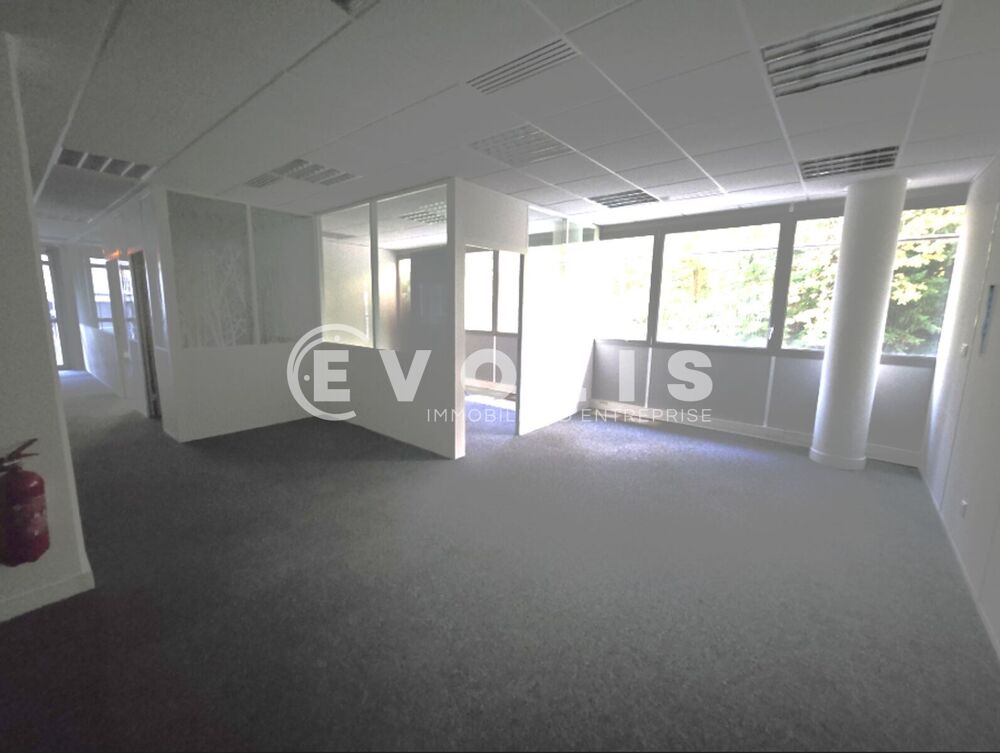   Bureaux - A VENDRE - 212 m² non divisibles Orsay