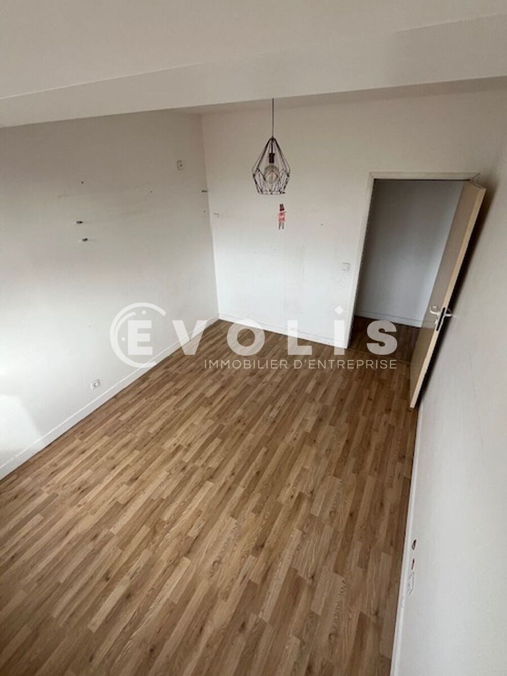   Bureaux - A VENDRE - 240 m² non divisibles Bagnolet