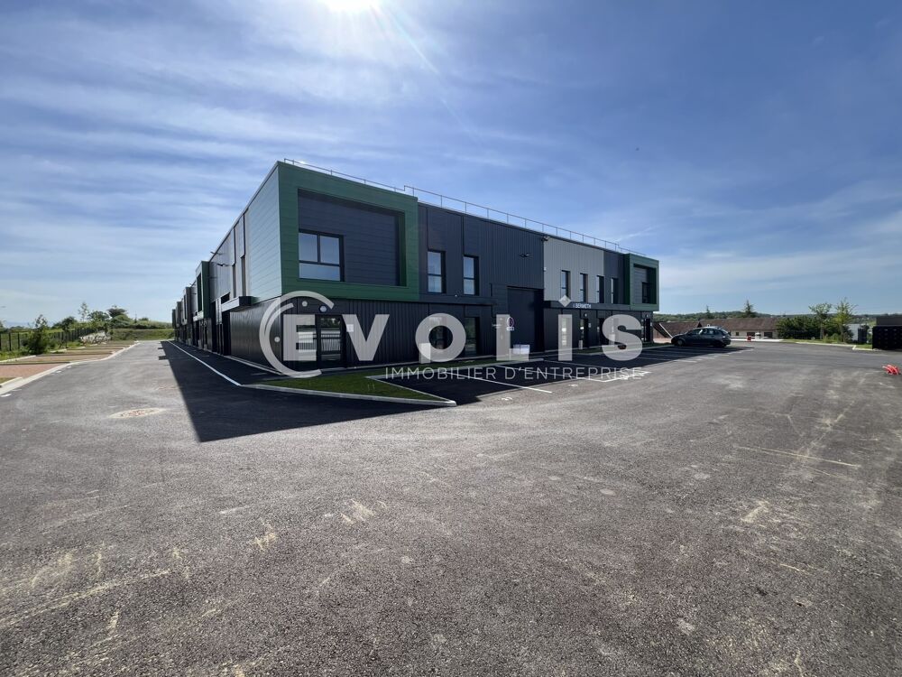   A LOUER à VILLETTE D'ANTHON - 909 m² divisibles à partir de 218 m² Villette d'anthon