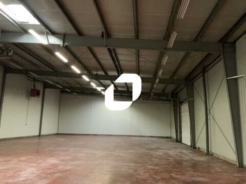  Entrep�ts - A LOUER - 960 m� non divisibles 