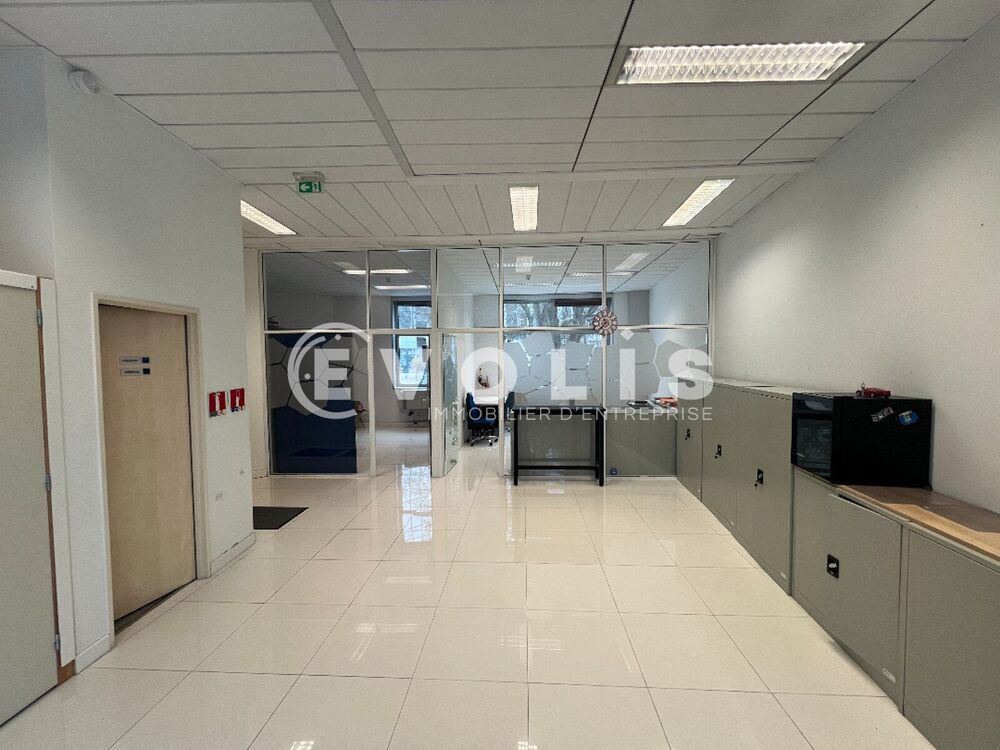   Bureaux - A VENDRE - 122 m² non divisibles Noisy le grand