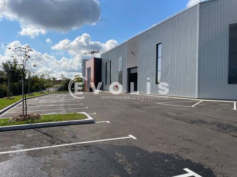   Locaux d'activité - A VENDRE - 676 m² non divisibles 