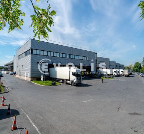   Entrepôts - A LOUER - 13 415 m² divisibles à partir de 2 145 m² 