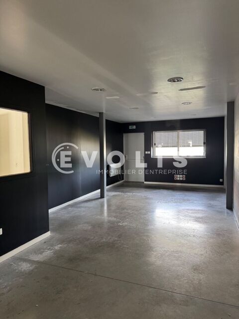   Locaux d'activité - A LOUER - 358 m² divisibles à partir de 138 m² 