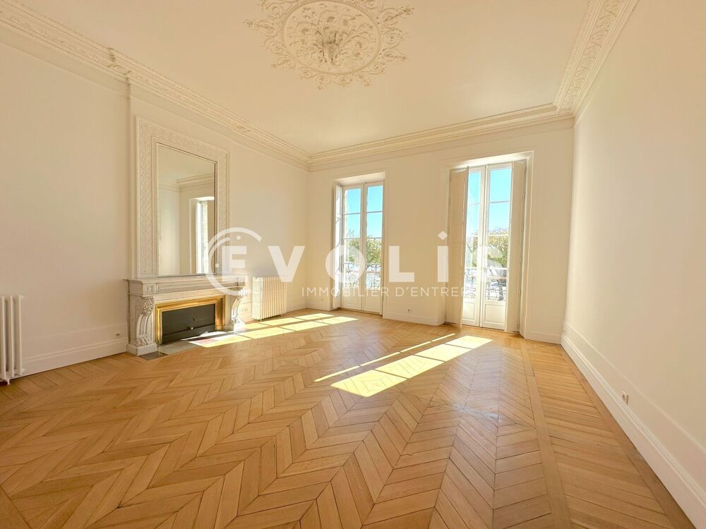   Bureaux - A LOUER - 101 m² non divisibles 