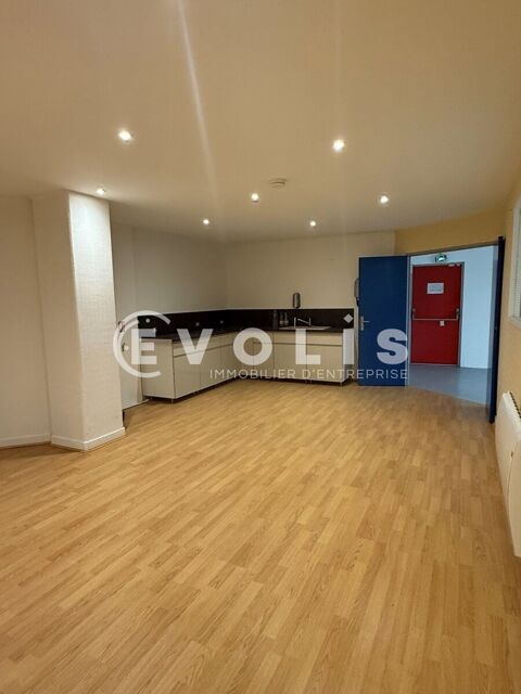   Locaux d'activité - A LOUER - 600 m² non divisibles 