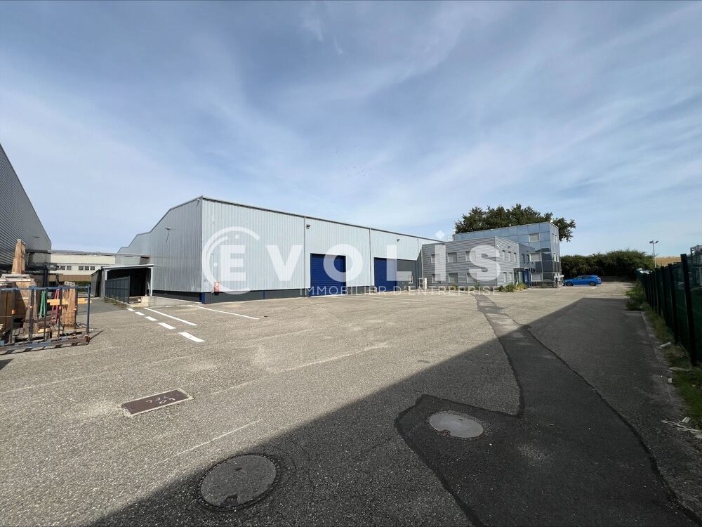   Locaux d'activité - A LOUER - 3 603 m² non divisibles 