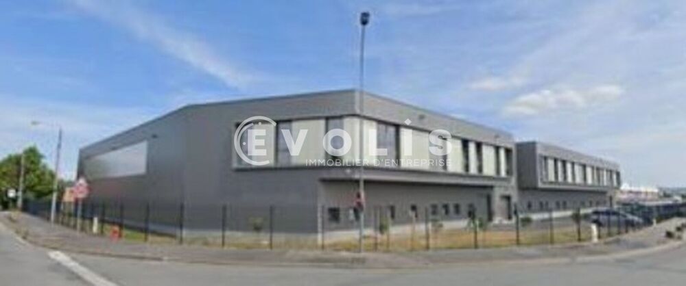  Locaux d'activité - A LOUER - 3 200 m² divisibles à partir de 1 600 m² 