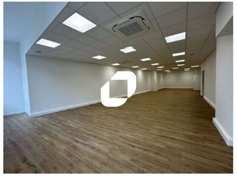 IMMEUBLE DONNANT SUR PLACE KLEBER - 145 m&sup2; non divisibles 2500 67000 Strasbourg