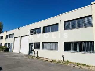   LOCAUX RENOVES A LOUER - 282 m² non divisibles Emerainville