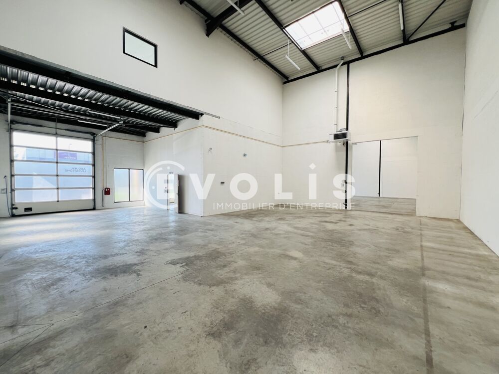   Locaux d'activités avec bureaux d'accompagnement - 392 m² non divisibles Collegien