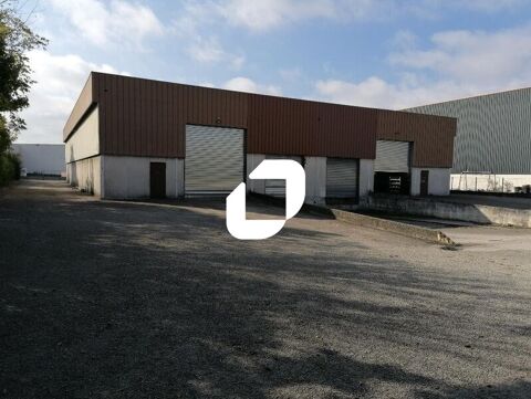 B&acirc;timent ind&eacute;pendant acc&egrave;s plain pied et quais - 1&nbsp;180 m&sup2; non divisibles 7917 69120 Vaulx en velin