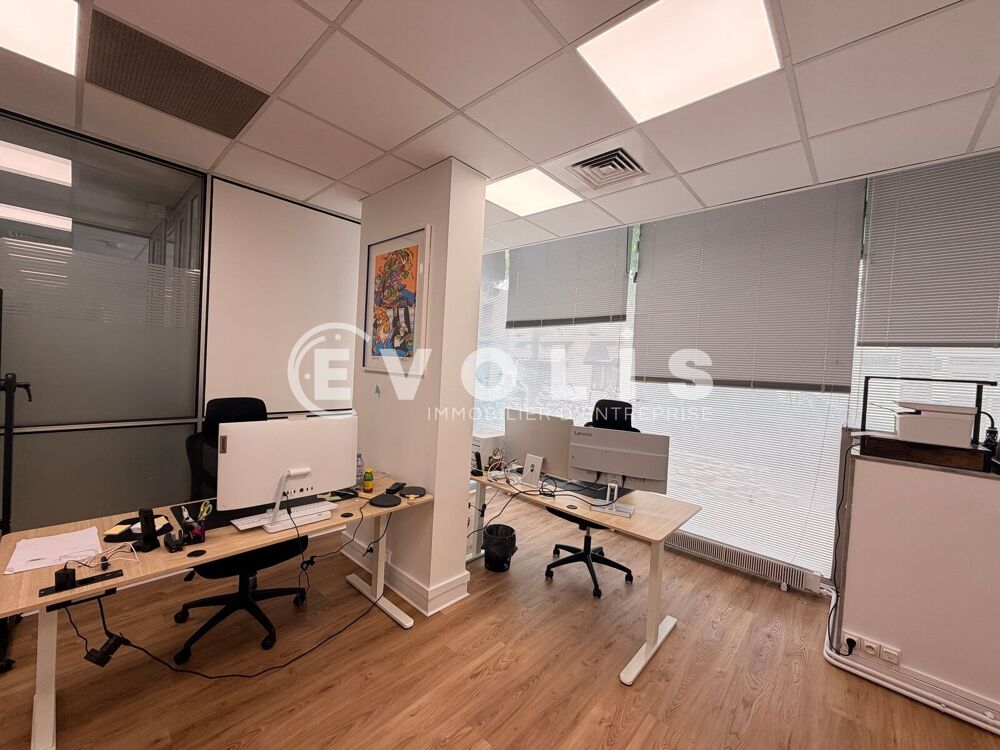   Bureaux - A LOUER - 70 m² non divisibles Paris 17