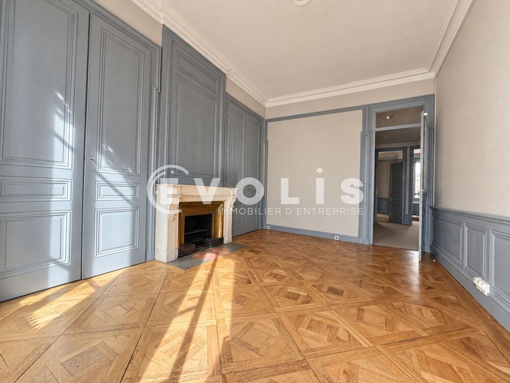   Bureaux - A LOUER - 207 m² non divisibles Lyon 6