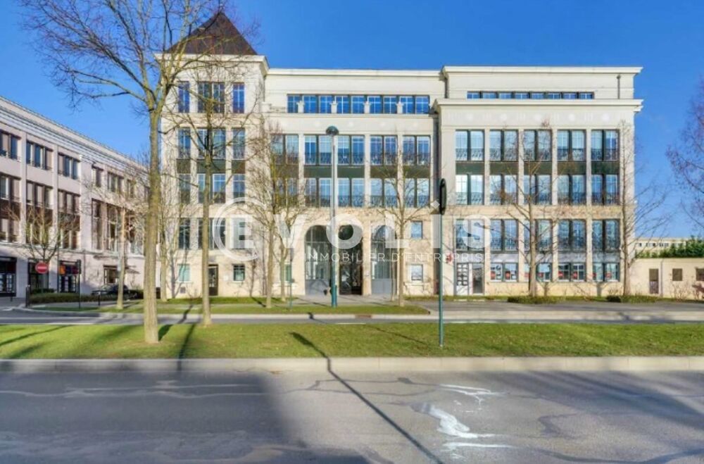   Bureaux - A LOUER - 1 624 m² divisibles à partir de 111 m² 