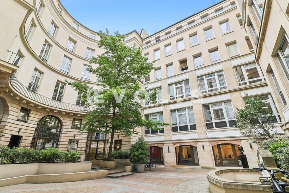   Bureaux - A LOUER - 231 m² non divisibles 