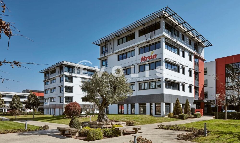   Bureaux - A LOUER - 384 m² non divisibles St priest